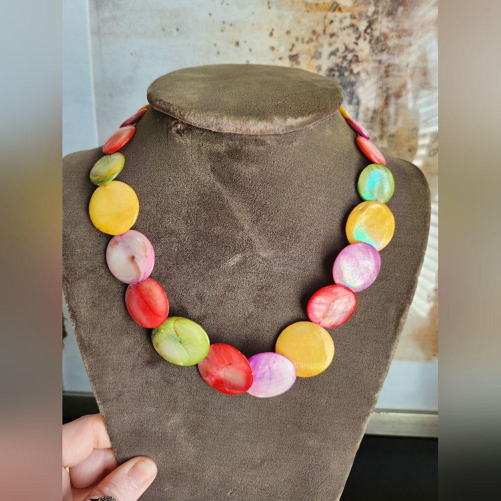 Gorgous Multicolor Shell Disc Beaded Statement Ne… - image 1